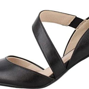 New in box black women's lifestride dress shoes 8.5